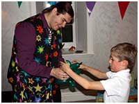 Professor Dan Slater - balloon modelling for childrens parties